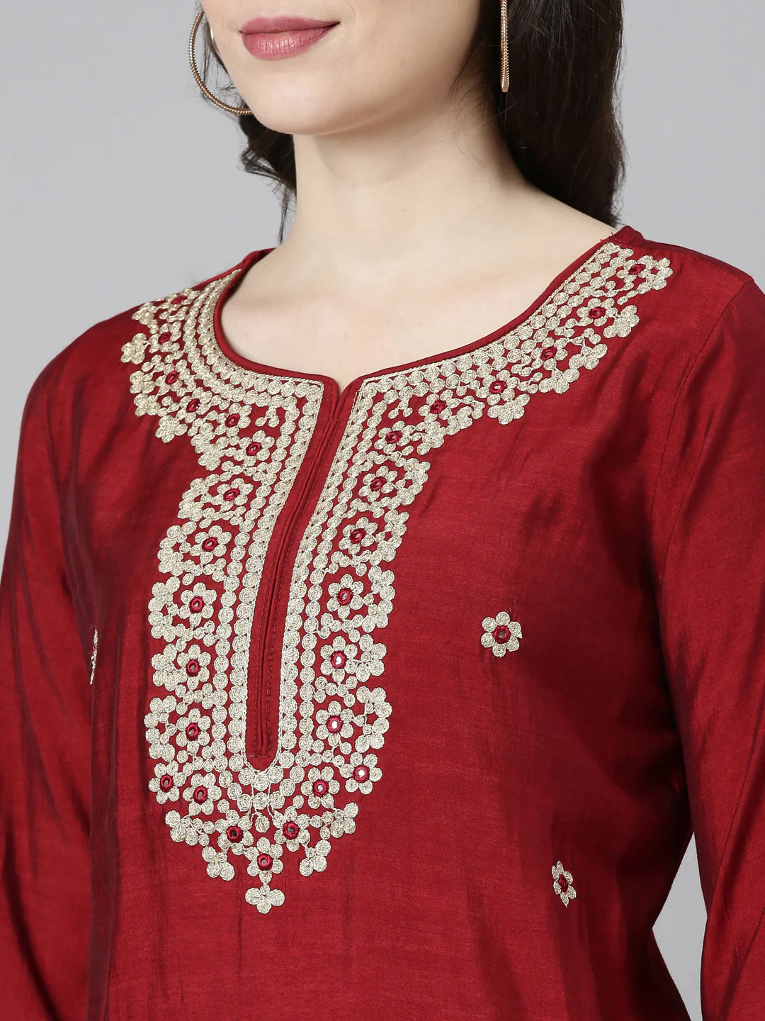Neerus Maroon Regular Straight Embroidered Kurta And Trousers - Image 4