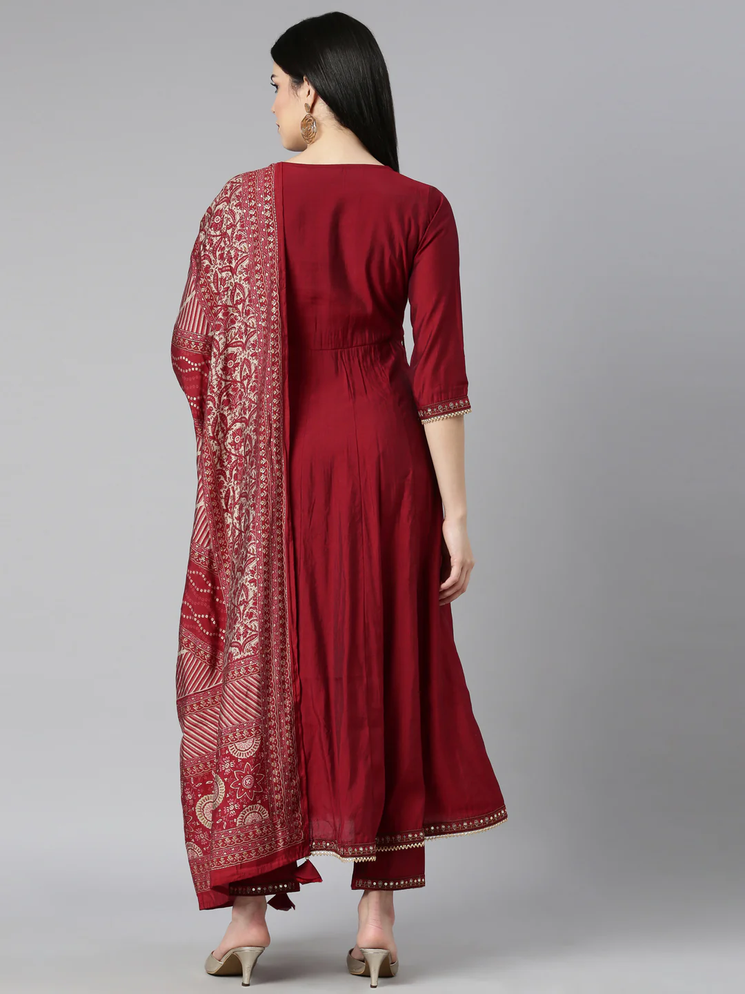 Neerus Maroon Regular Straight Floral Kurta And Trousers With Dupatta - Image 3