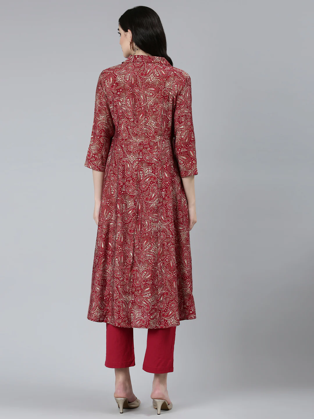 Neerus Maroon Regular Straight Paisley Kurta Sets And Trousers - Image 3