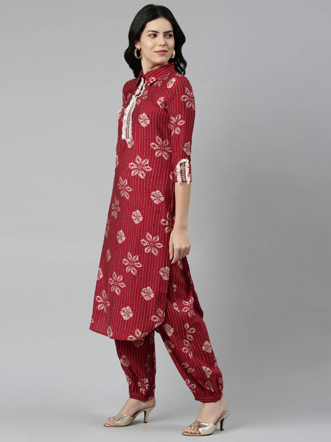 Neerus Maroon Regular Straight Printed Kurta And Salwar - Image 2
