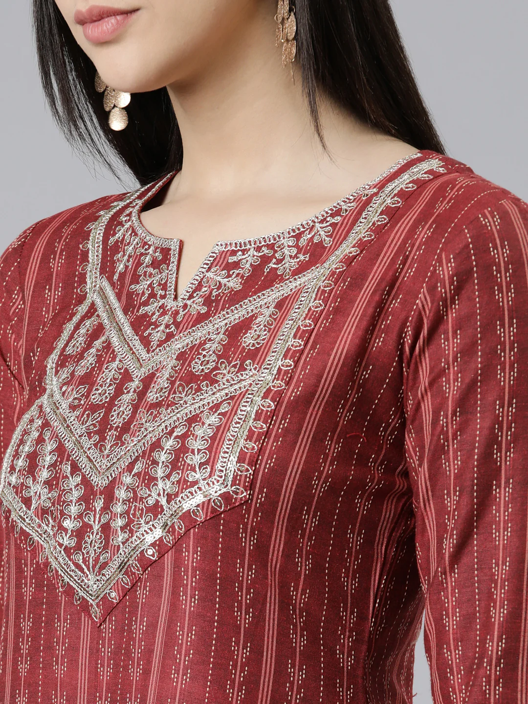Neerus Maroon Straight Solid Cotton Kurta - Image 4