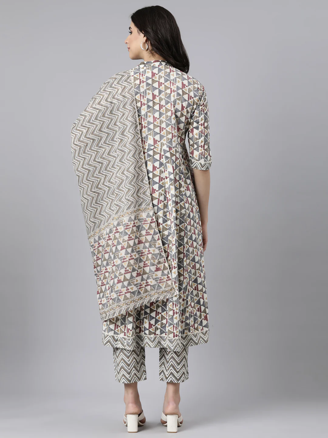 Neerus Multi Angrakha Straight Geometric Kurta And  Trousers With Dupatta - Image 3