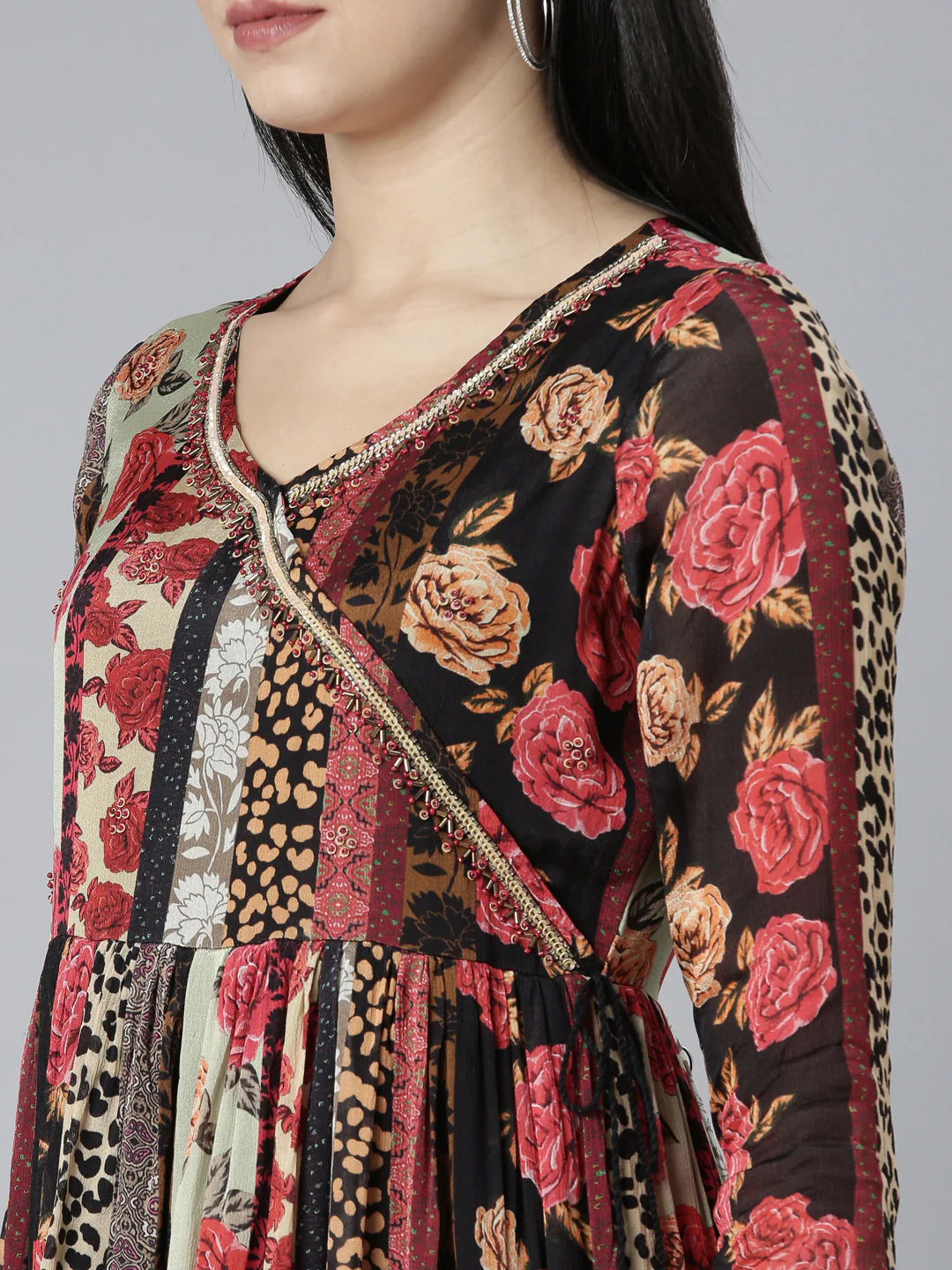 Neerus Multi Pleated Straight Floral Kurta And Trousers With Dupatta - Image 4