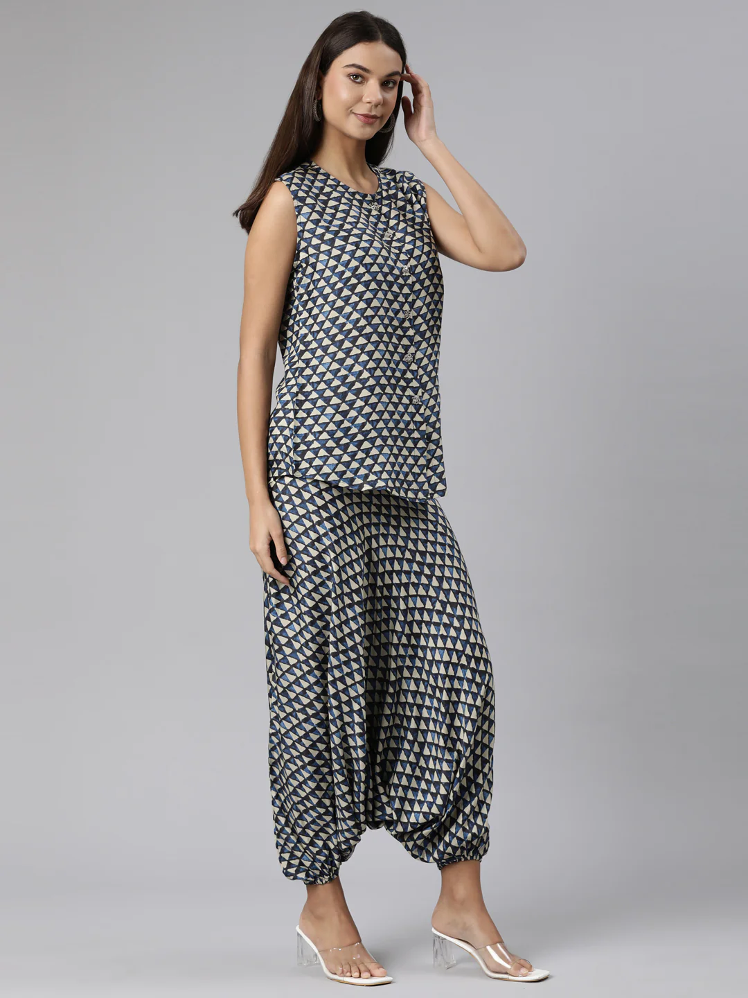Neerus Multi Regular Straight Chevron Kurta And Veshti With Jacket - Image 2