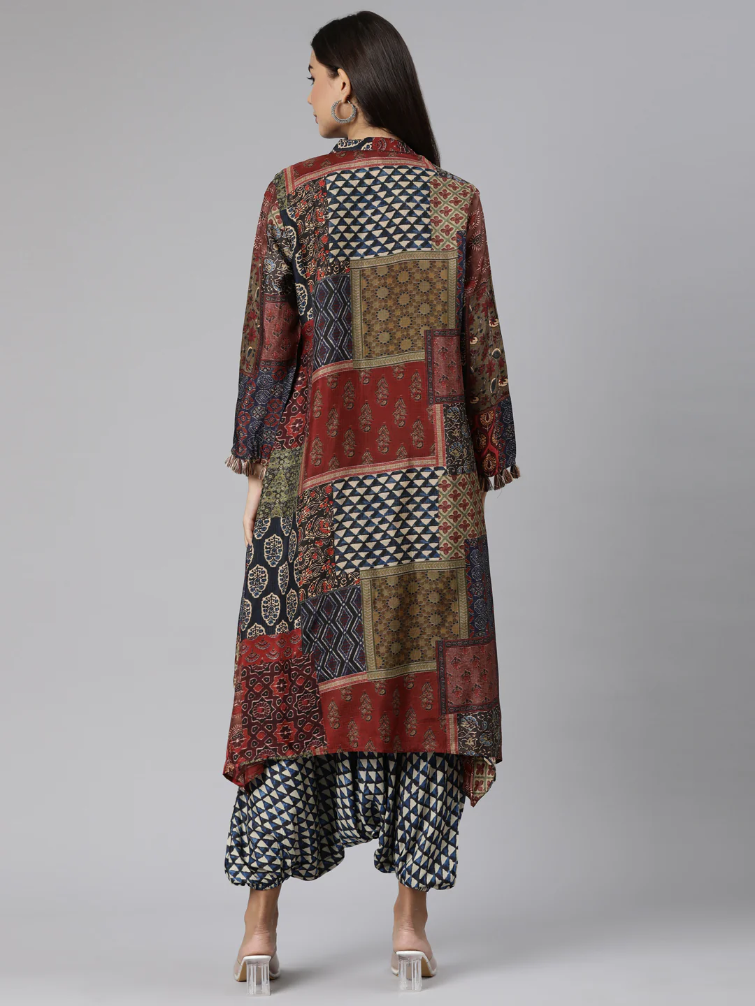 Neerus Multi Regular Straight Chevron Kurta And Veshti With Jacket - Image 3