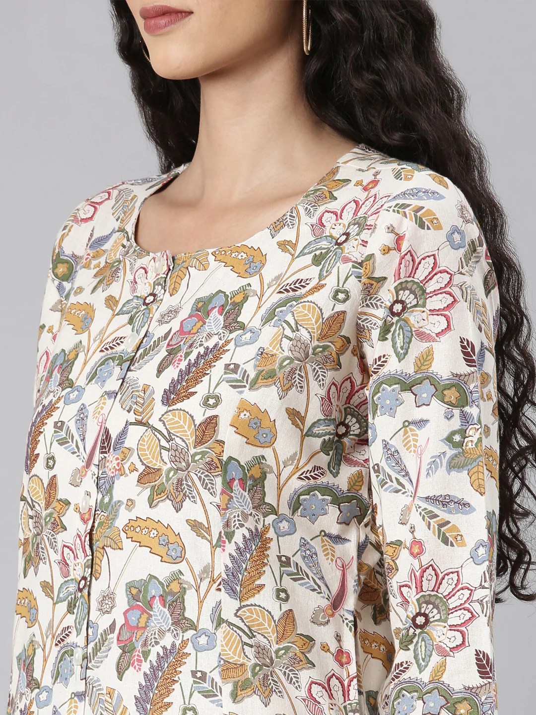 Neerus Multi Straight Casual Floral Kurta and Trouser. - Image 5