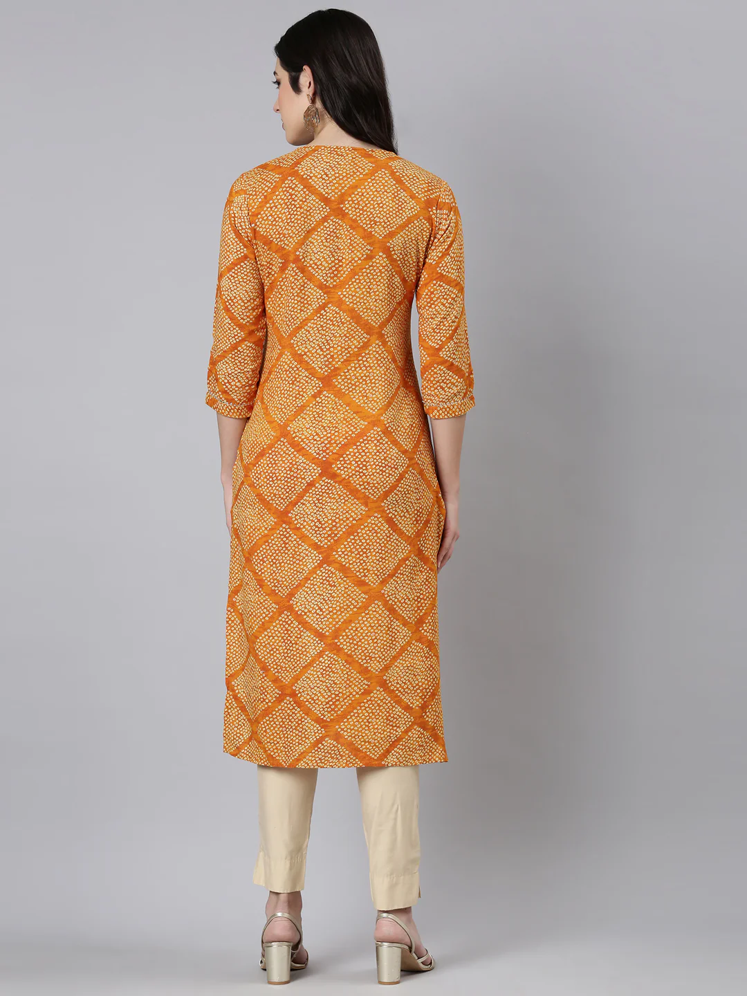 Neerus Mustard Panelled Straight Bandhani Kurta - Image 3