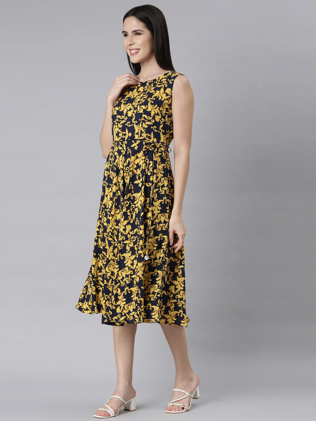 Neerus Navy Blue Panelled Anarkali Floral Kurta - Image 2
