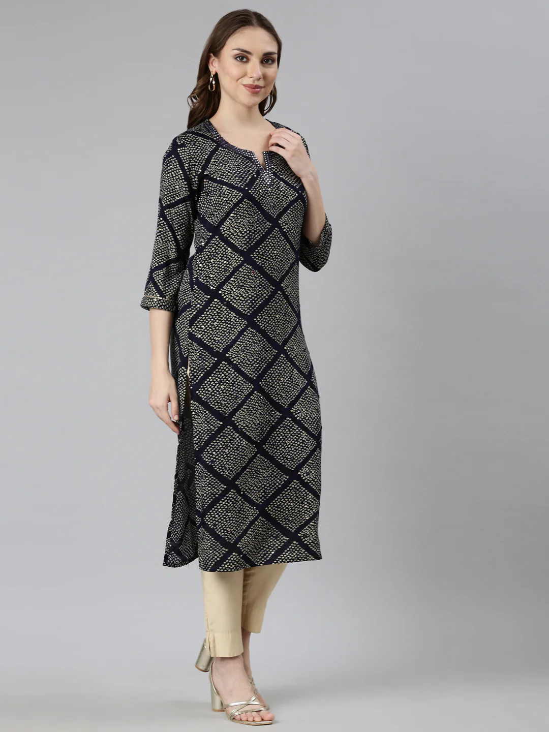Neerus Navy Blue Panelled Straight Bandhani Kurta - Image 2