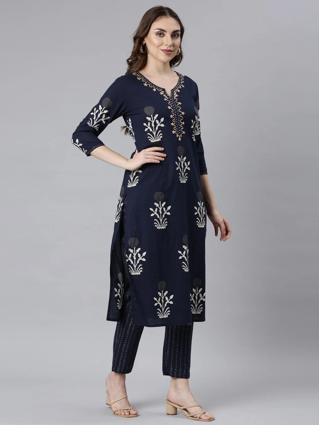 Neerus Navy Blue Panelled Straight Floral Kurta And Trousers With Dupatta - Image 3