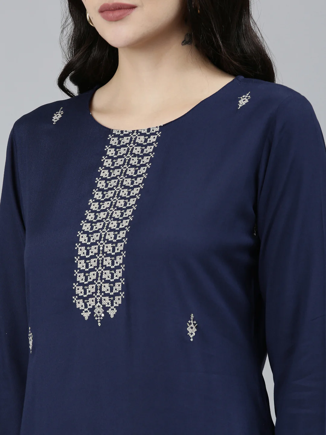 Neerus Navy Blue Regular Straight Floral Kurta - Image 4