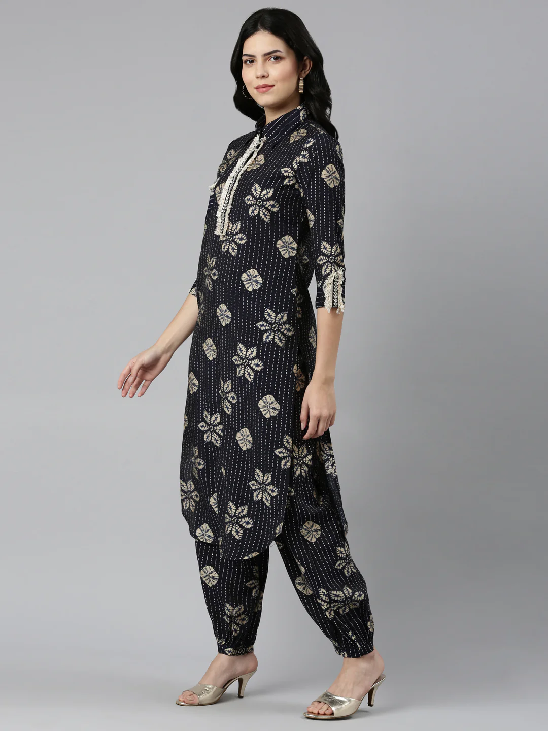 Neerus Navy Blue Regular Straight Printed Kurta And Salwar - Image 2