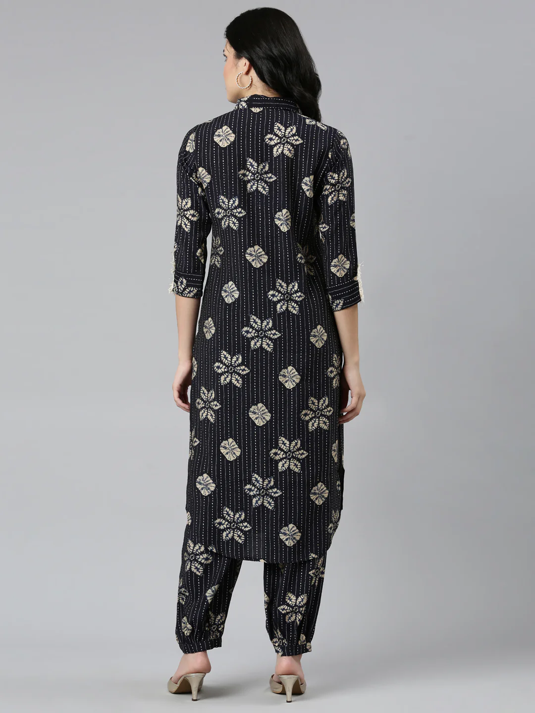 Neerus Navy Blue Regular Straight Printed Kurta And Salwar - Image 3
