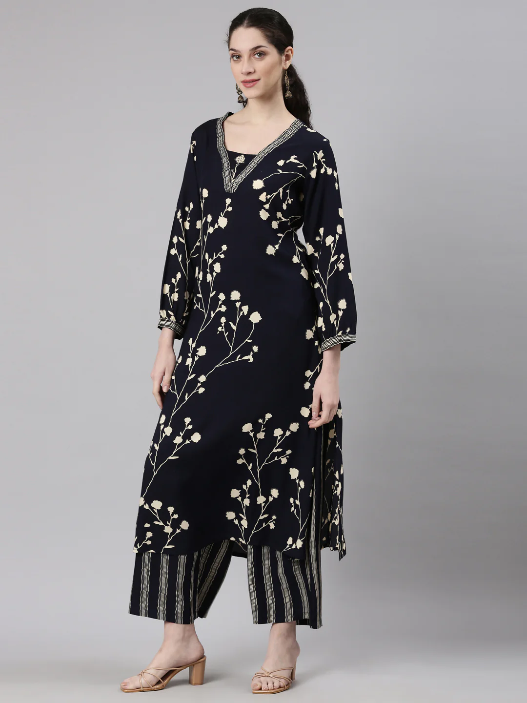 Neerus Navy Blue Straight Casual Floral Kurta and Plazzo - Image 2