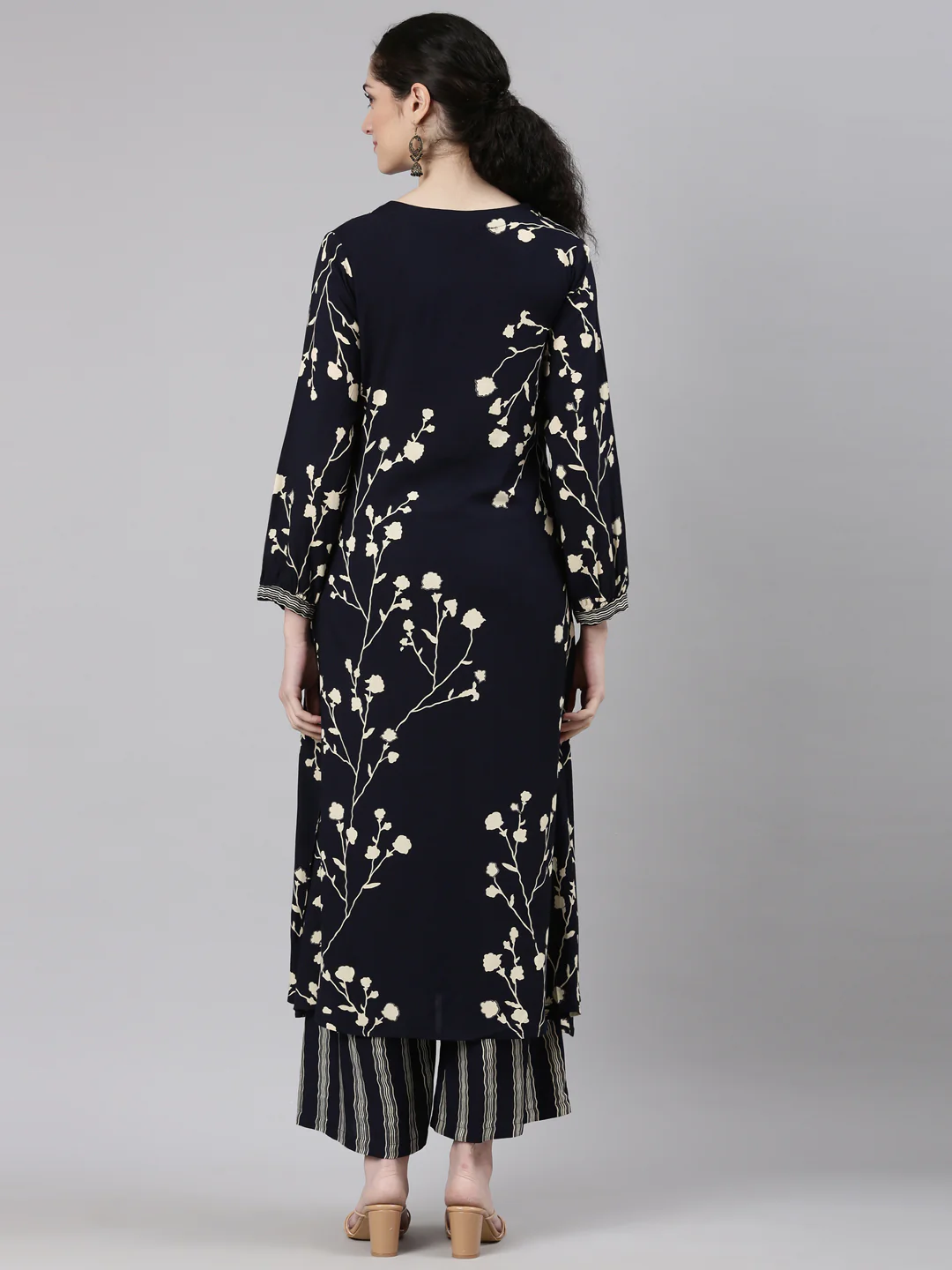 Neerus Navy Blue Straight Casual Floral Kurta and Plazzo - Image 4