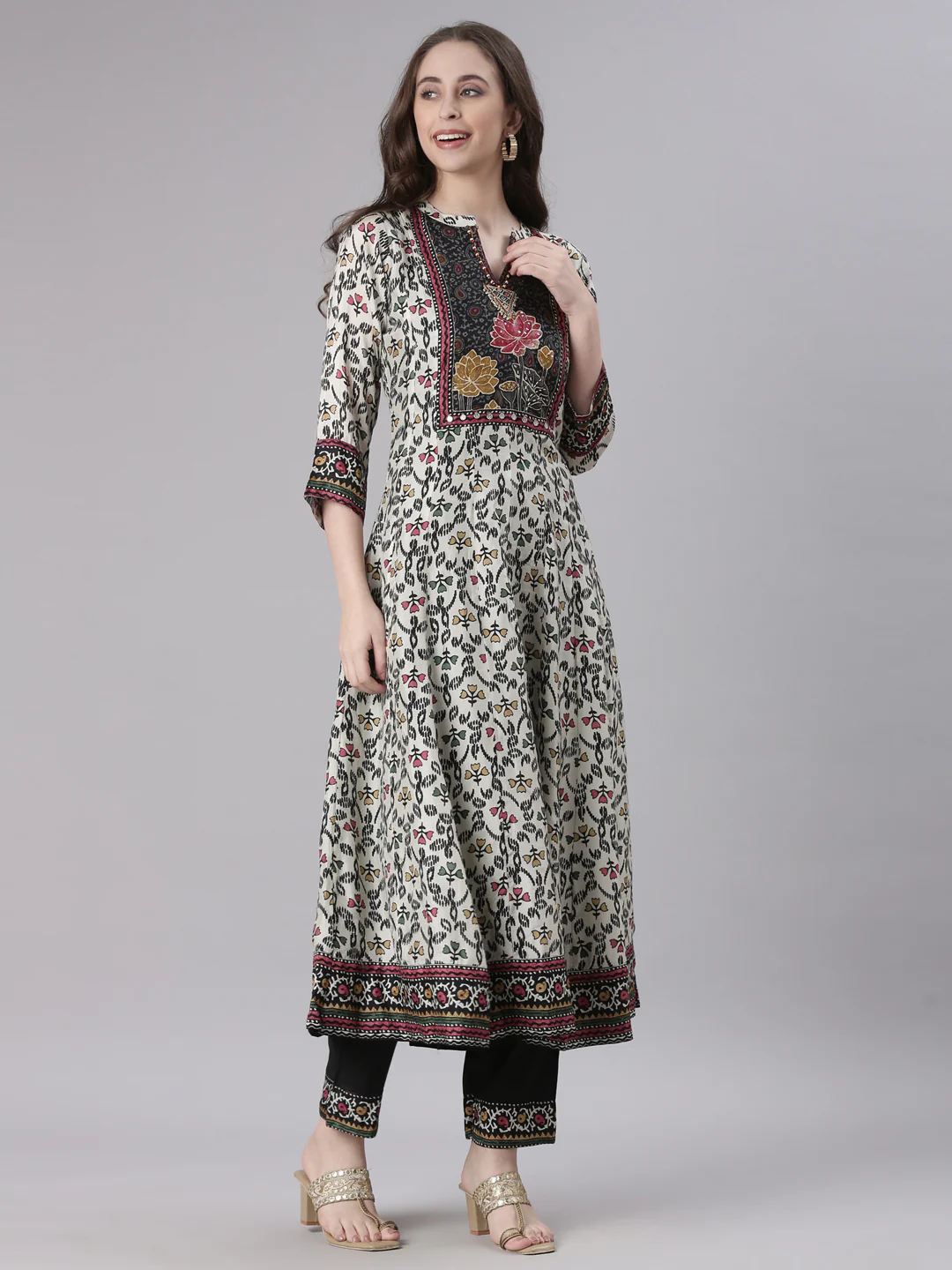 Neerus Off White Printed Straight Kurta and Trousers With Dupatta - Image 2