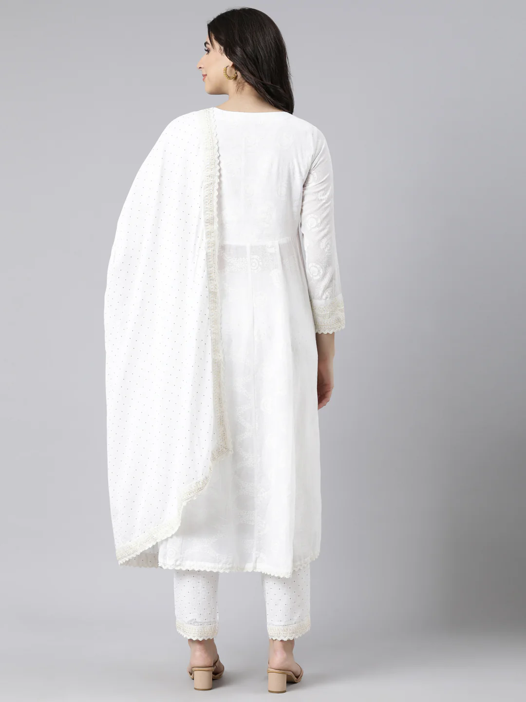 Neerus Off White Regular Straight Floral Kurta And Trousers With Dupatta - Image 3