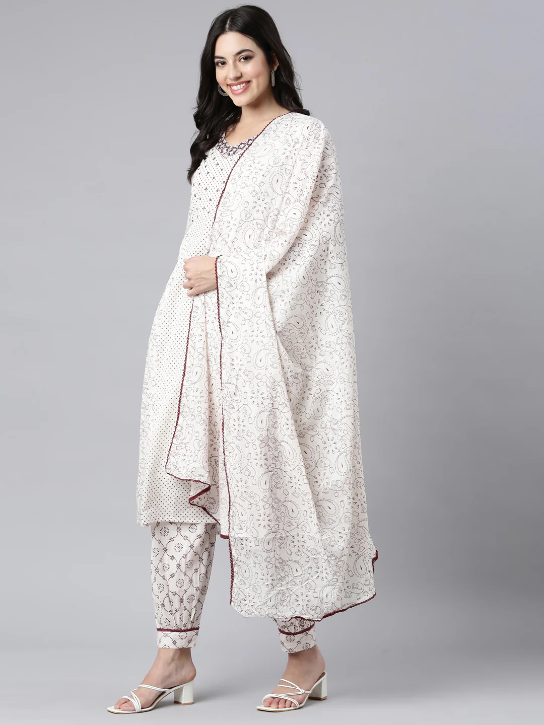 Neerus Off White Regular Straight Paisley Kurta And Salwar With Dupatta - Image 5
