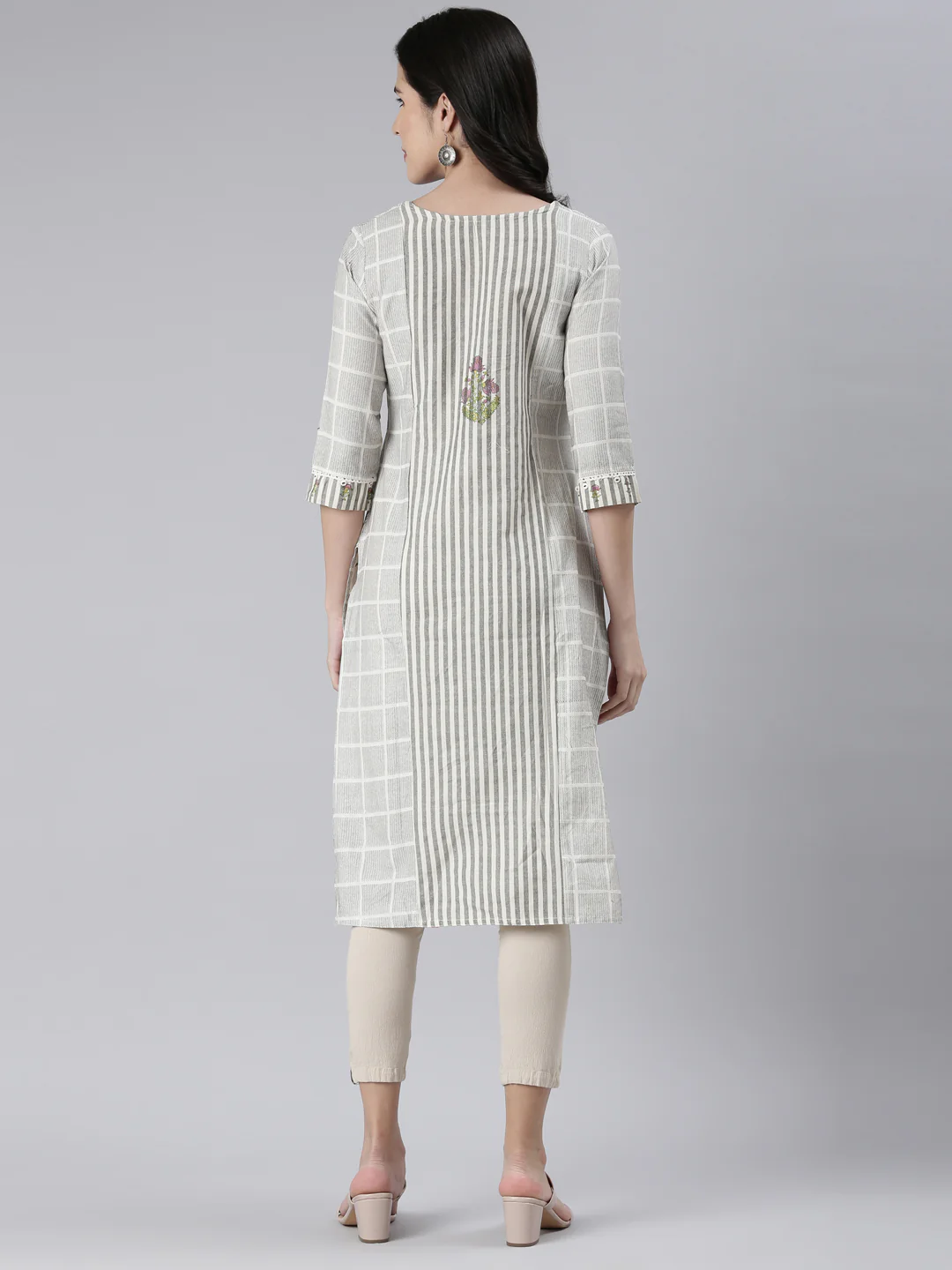 Neerus Off White Straight Printed Cotton Kurta - Image 3