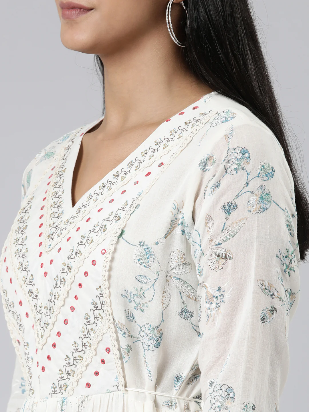 Neerus Off White Straight Printed Cotton Kurta - Image 4