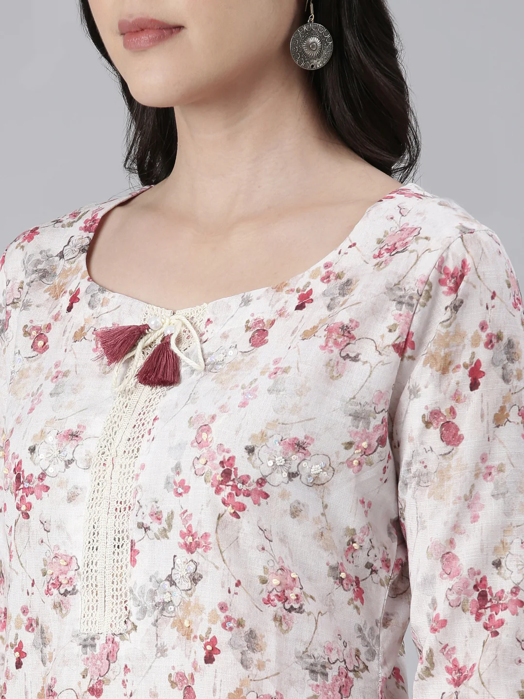 Neerus Off White Straight Printed Cotton Kurta - Image 4