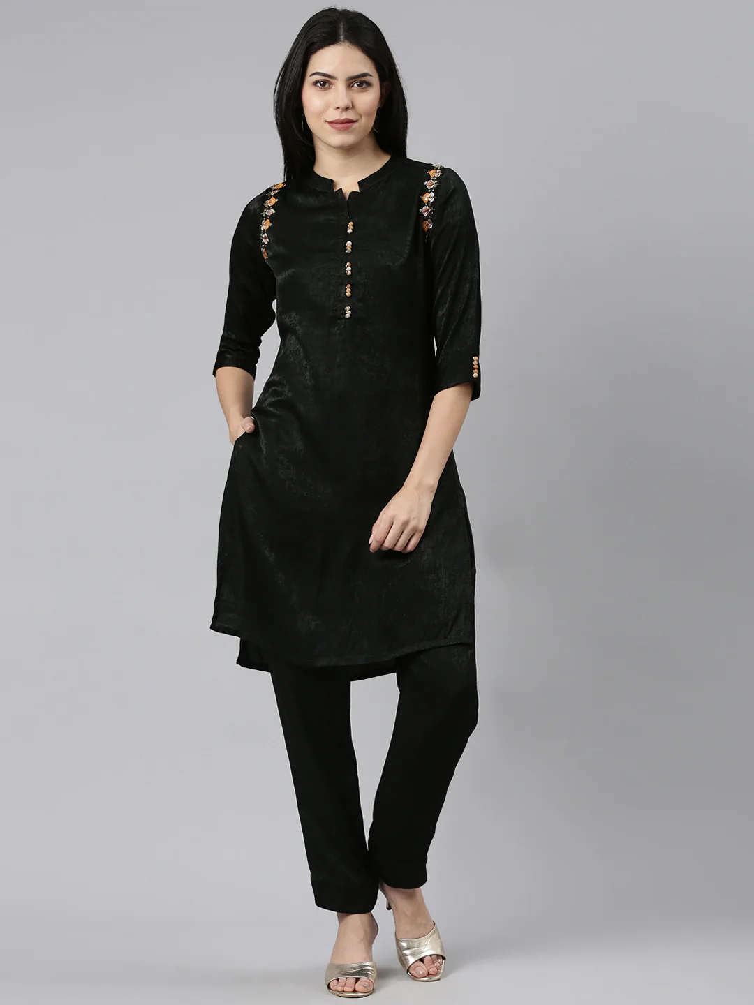 Neerus Olive Regular Straight Solid Kurta And Trousers