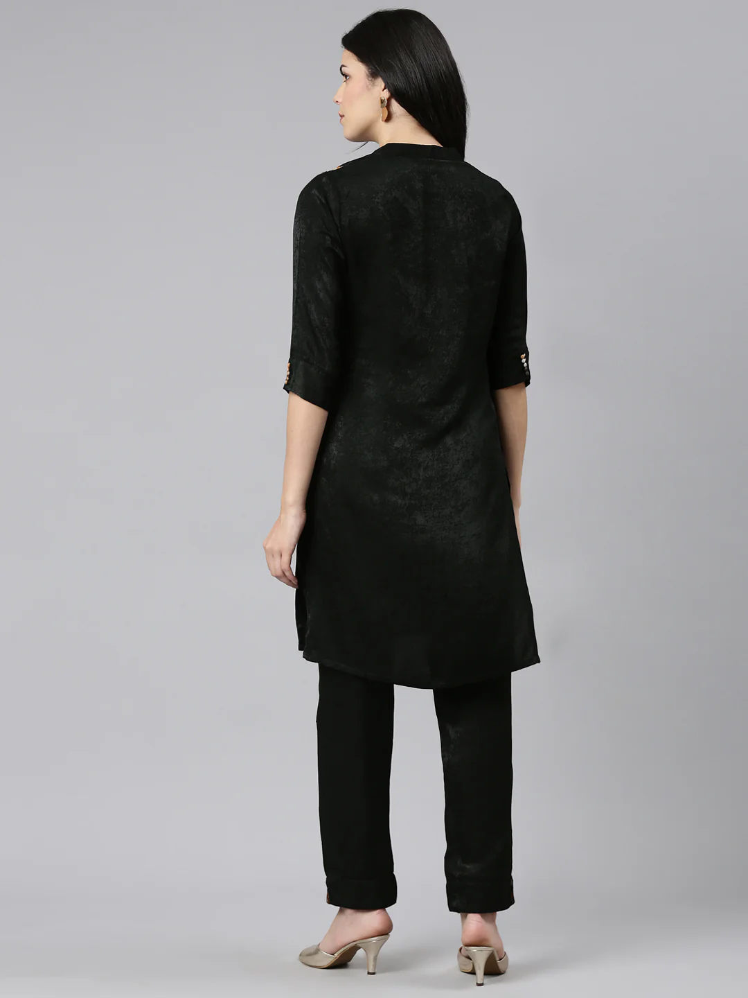 Neerus Olive Regular Straight Solid Kurta And Trousers - Image 3