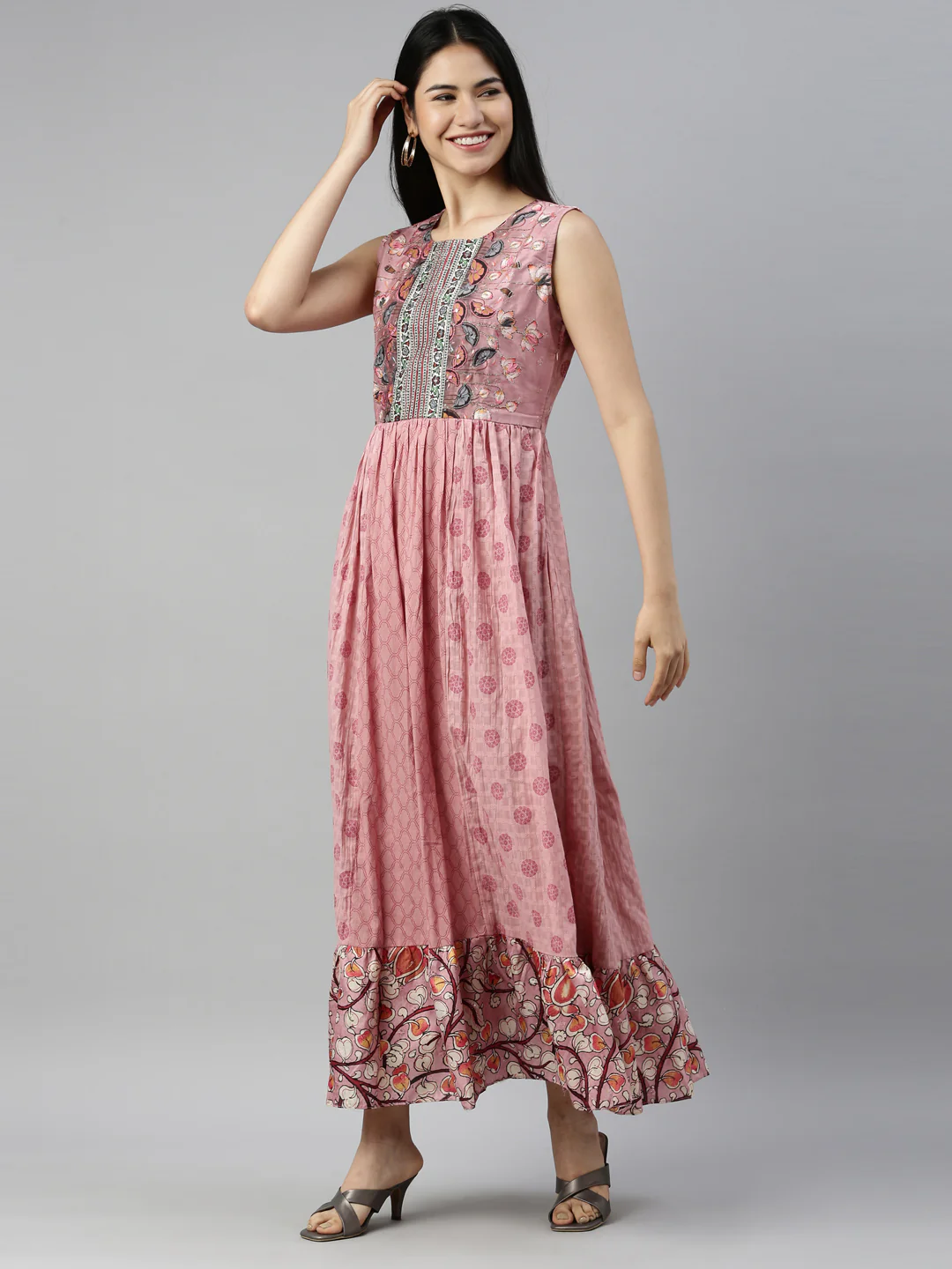 Neerus Onion Color Cotton Fabric Kurta - Image 3