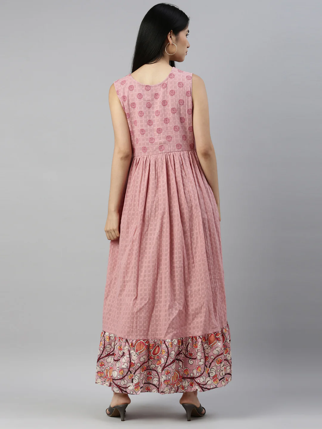 Neerus Onion Color Cotton Fabric Kurta - Image 5