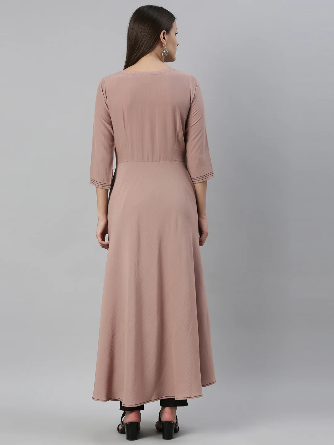 Neerus Onion Color Muslin Fabric Kurta - Image 5