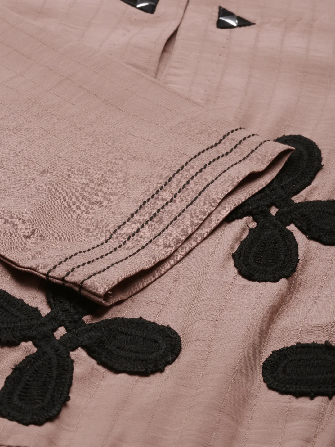 Neerus Onion Color Muslin Fabric Kurta - Image 7