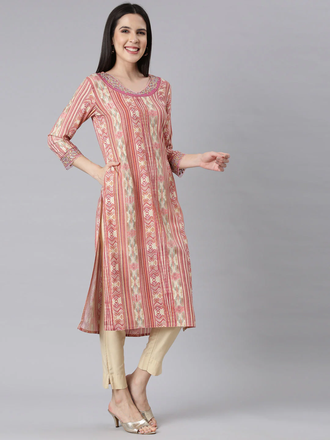 Neerus Onion Panelled Straight Chevron Kurta - Image 2