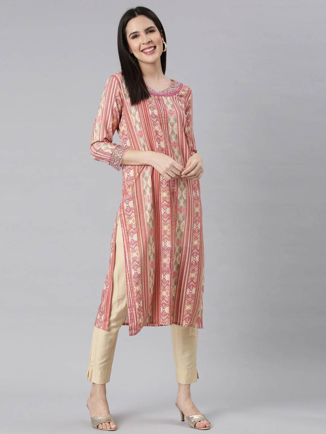 Neerus Onion Panelled Straight Chevron Kurta - Image 4