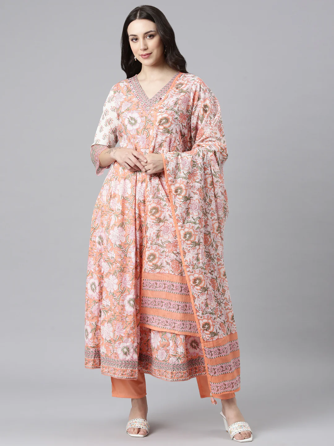 Neerus Peach Anarkali Kurta and Trousers With Dupatta - Image 5