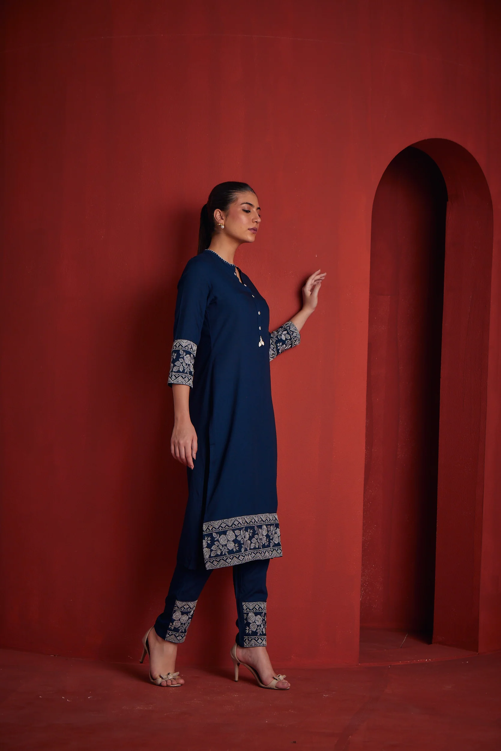 Neerus Peacock Regular Straight Solid Kurta Sets And Trousers - Image 3