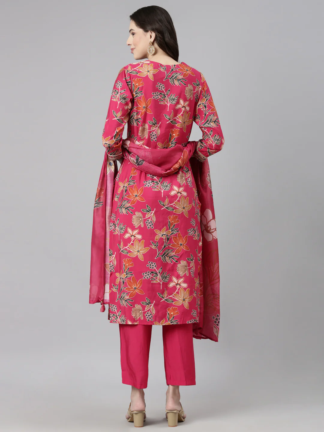 Neerus Pink Casual Floral Straight Kurta and Trousers With Dupatta - Image 4