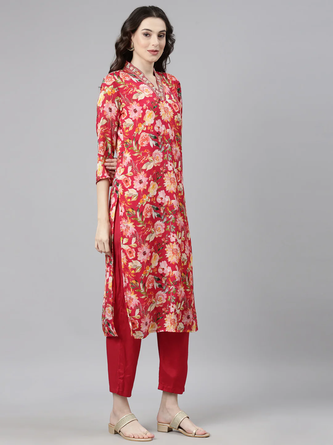Neerus Pink Casual Floral Straight Kurta and Trousers With Dupatta - Image 3