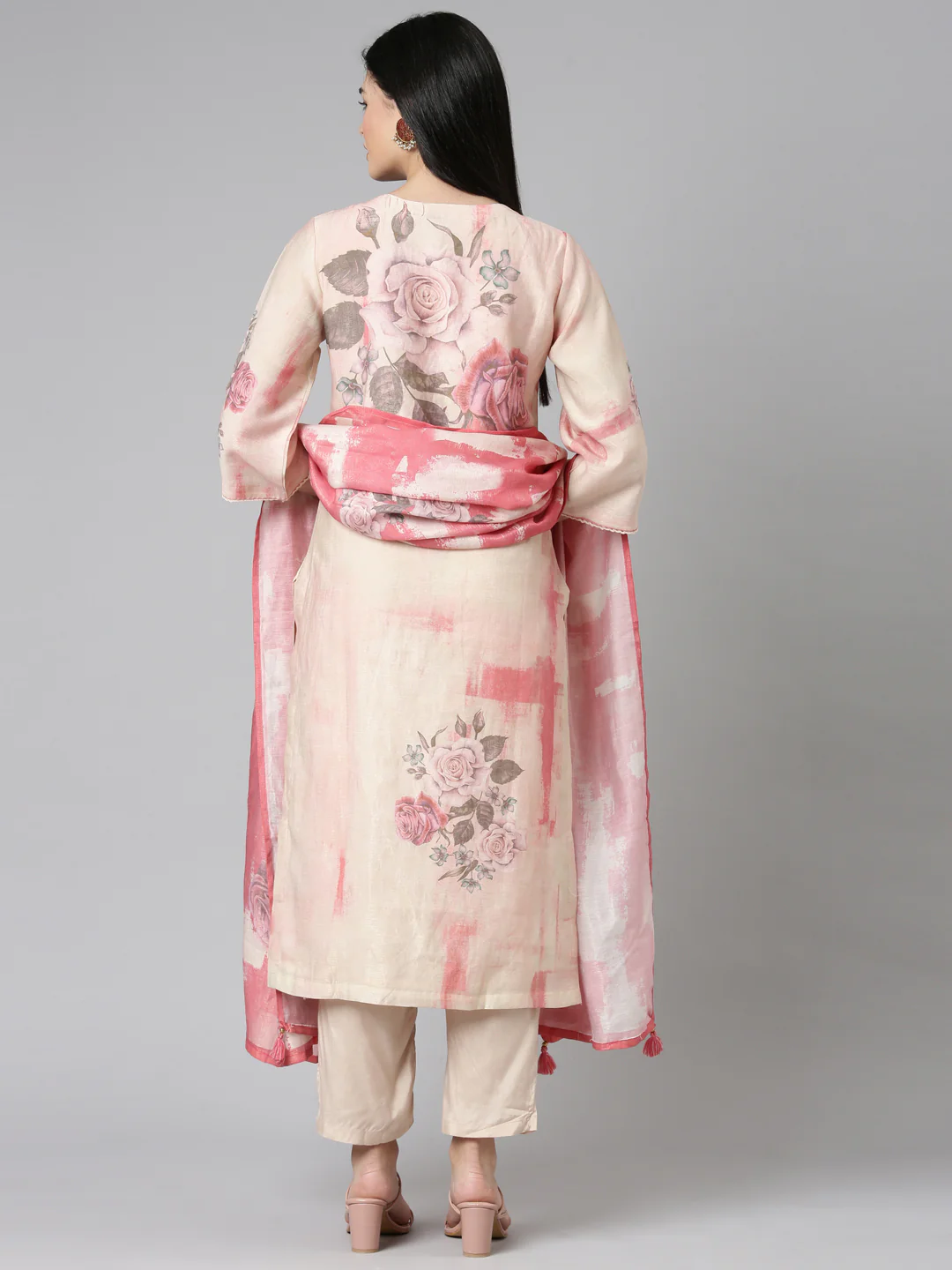 Neerus Pink Casual Floral Straight Kurta and Trousers With Dupatta - Image 4