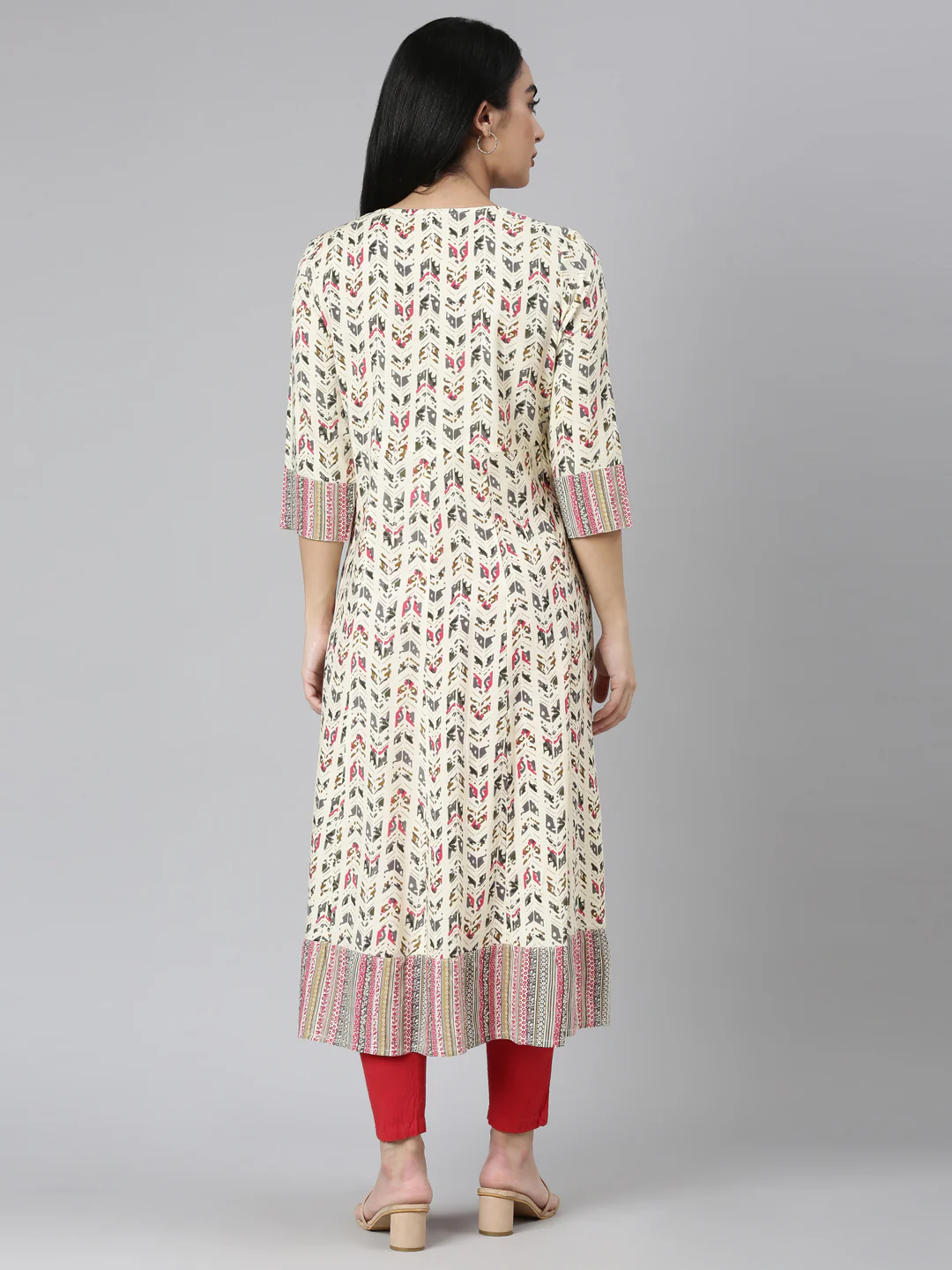 Neerus Pink Flared Casual Floral Anarkali Kurta - Image 4