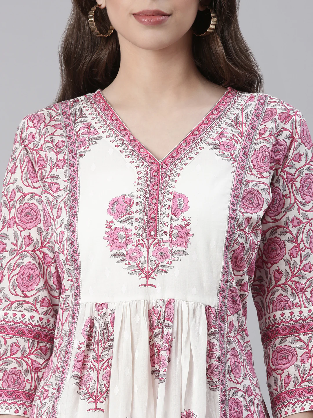 Neerus Pink Printed Straight Kurta and Trousers With Dupatta - Image 4