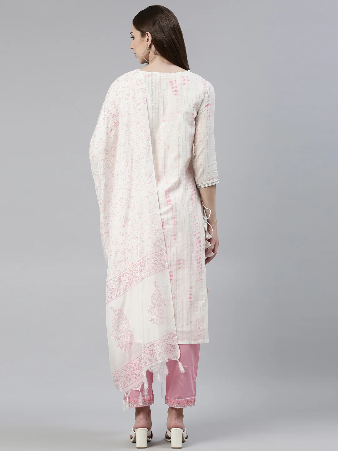 Neerus Pink Regular Knee Length Printed Kurta Solid Trousers With Dupatta - Image 3