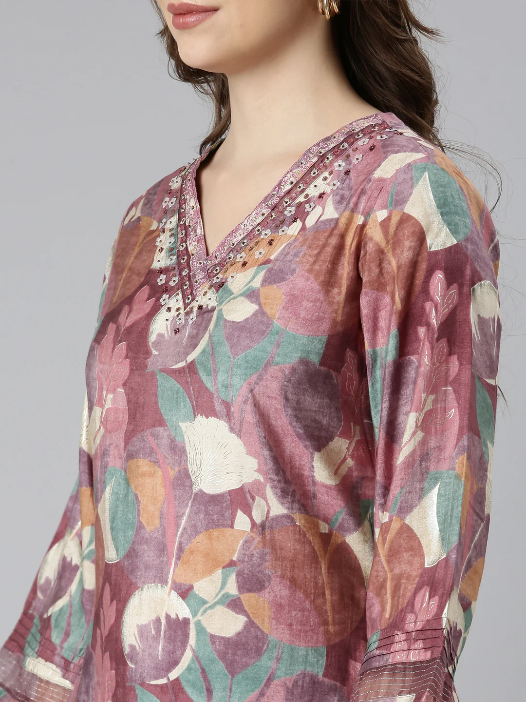 Neerus Pink Regular Straight Floral Kurta And Trousers With Dupatta - Image 4