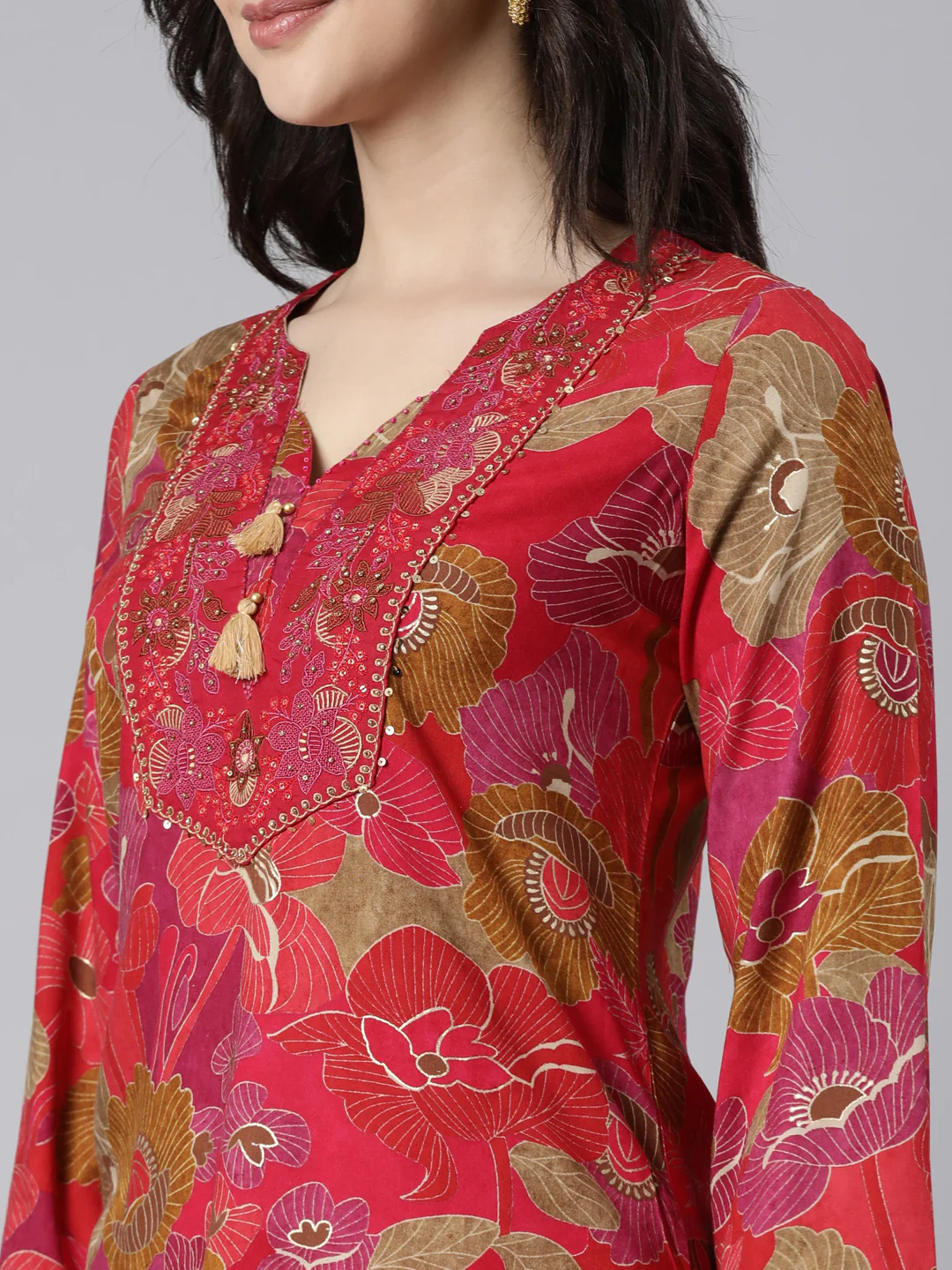 Neerus Pink Regular Straight Floral Kurta And  Trousers With Dupatta - Image 4