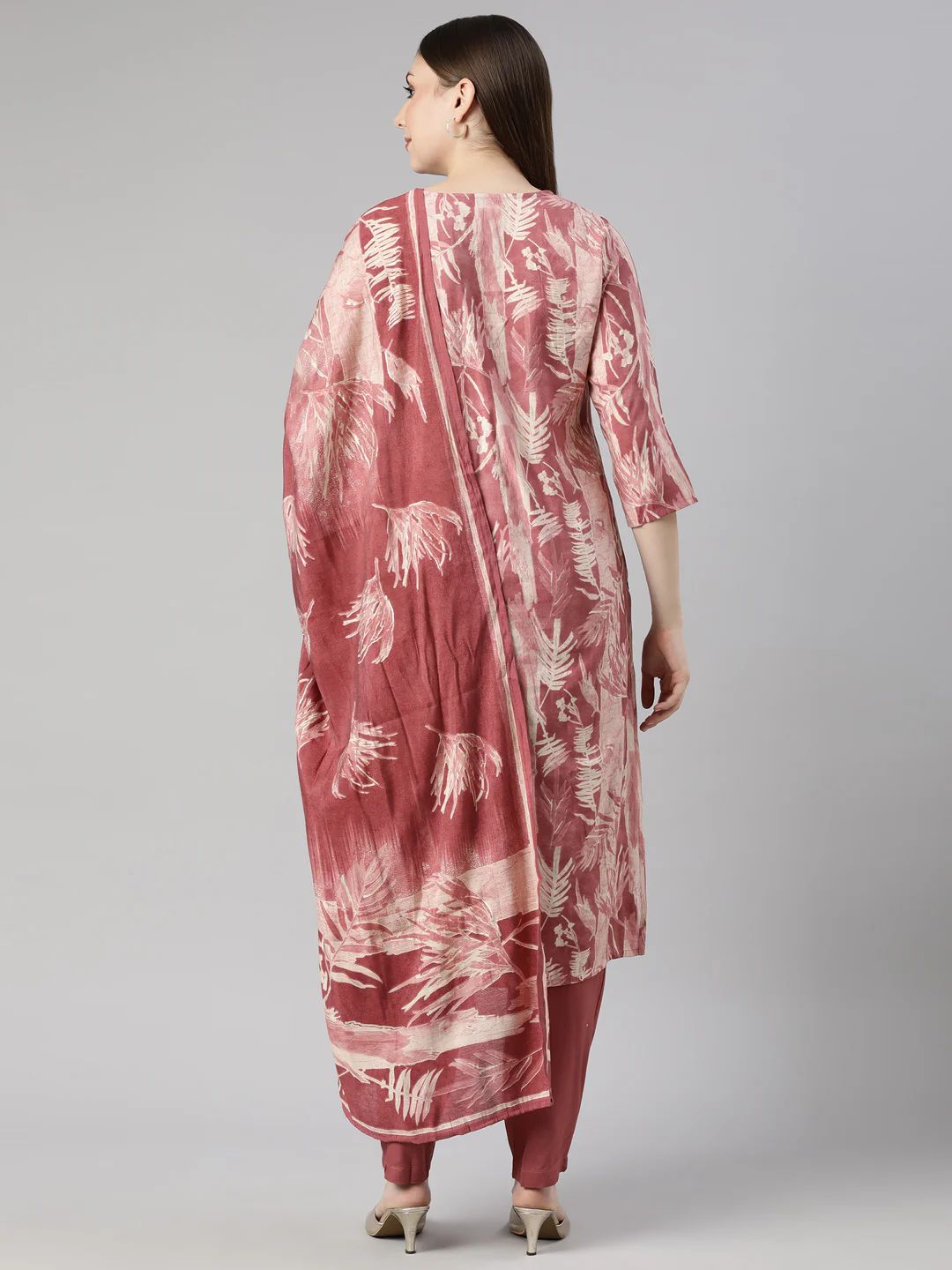 Neerus Pink Regular Straight Floral Kurta And Trousers With Dupatta - Image 3