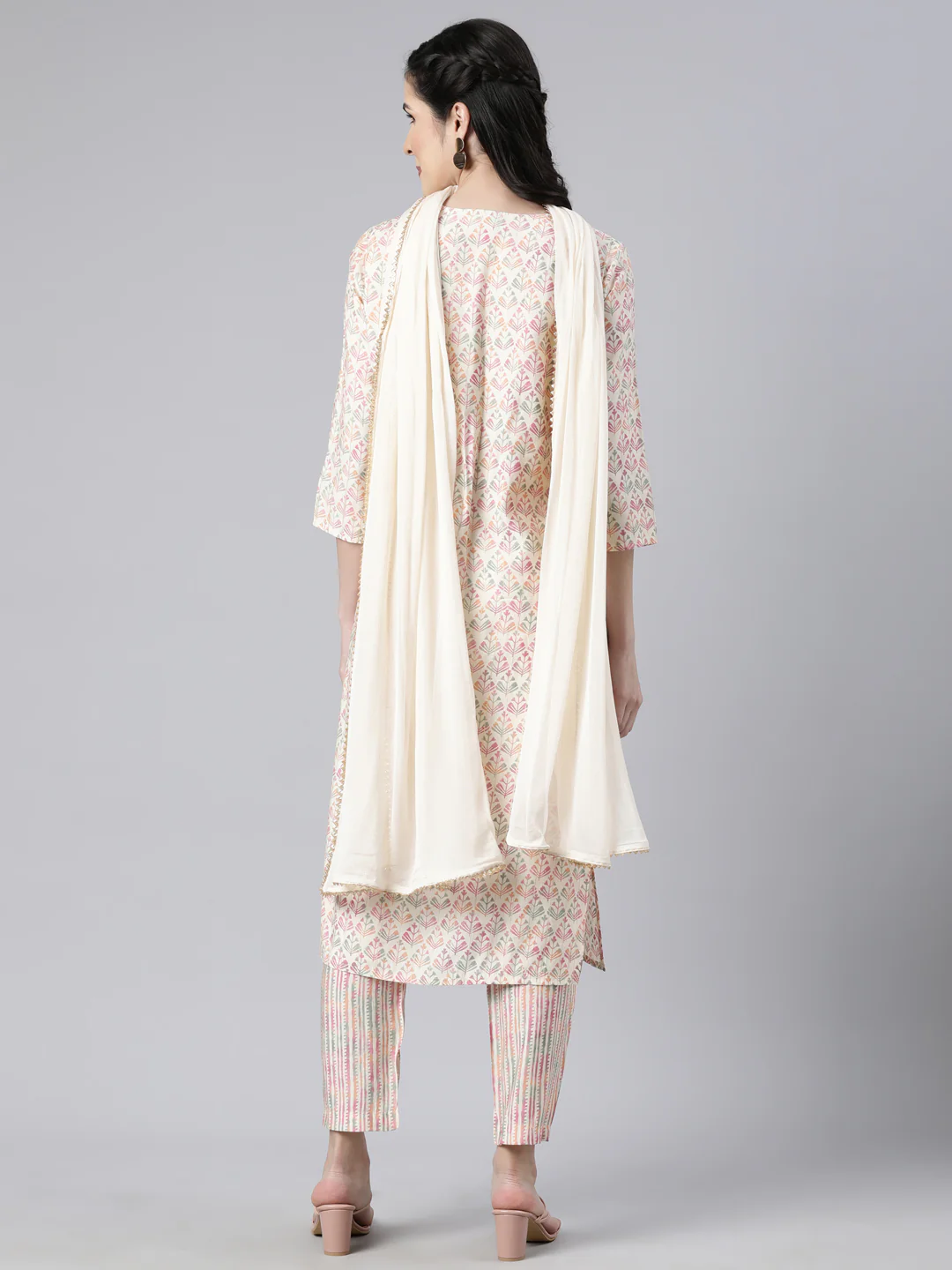 Neerus Pink Regular Straight Floral Kurta And Trousers With Dupatta - Image 3