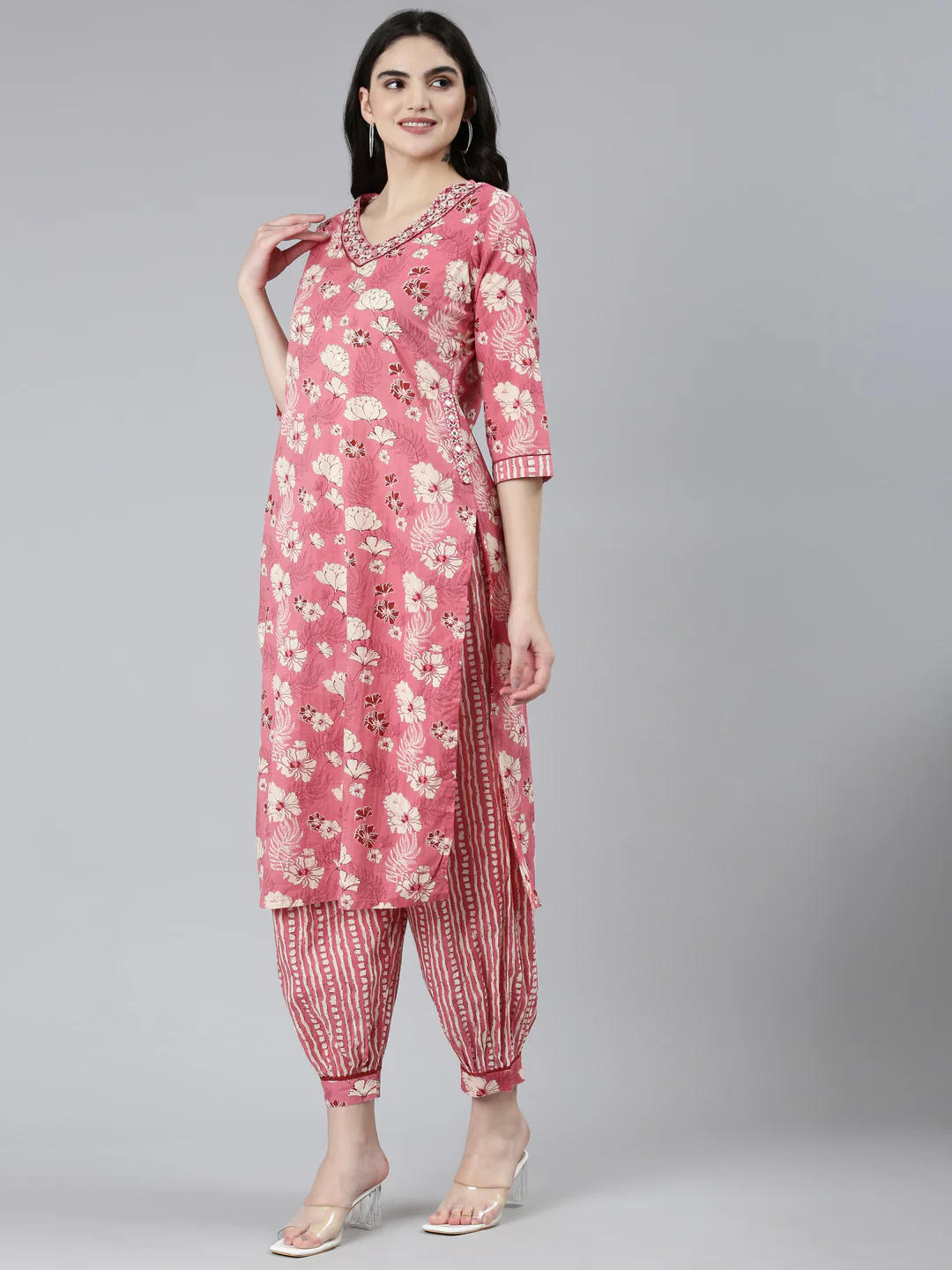 Neerus Pink Regular Straight Floral Kurta Sets And Salwar With Dupatta - Image 2