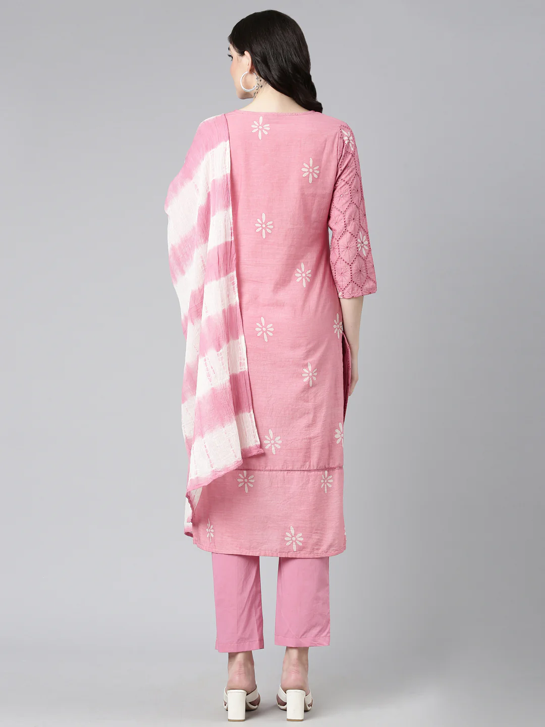Neerus Pink Regular Straight Printed Kurta And Trousers With Dupatta - Image 3