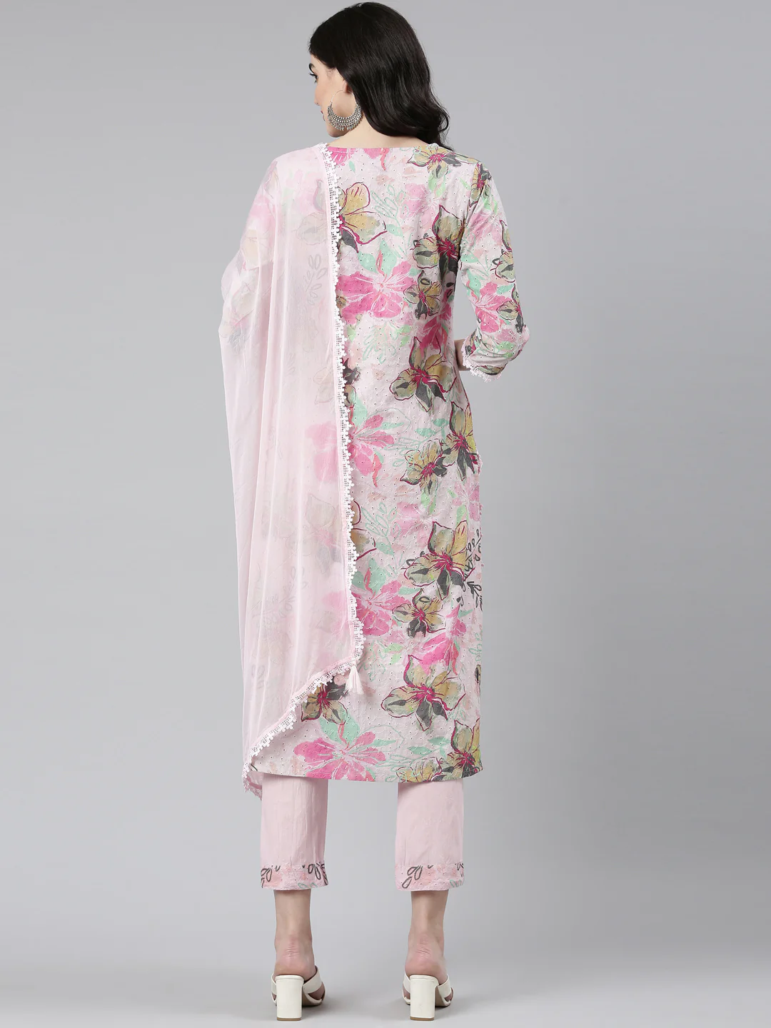 Neerus Pink Regular Straight Printed Kurta And Trousers With Dupatta - Image 3