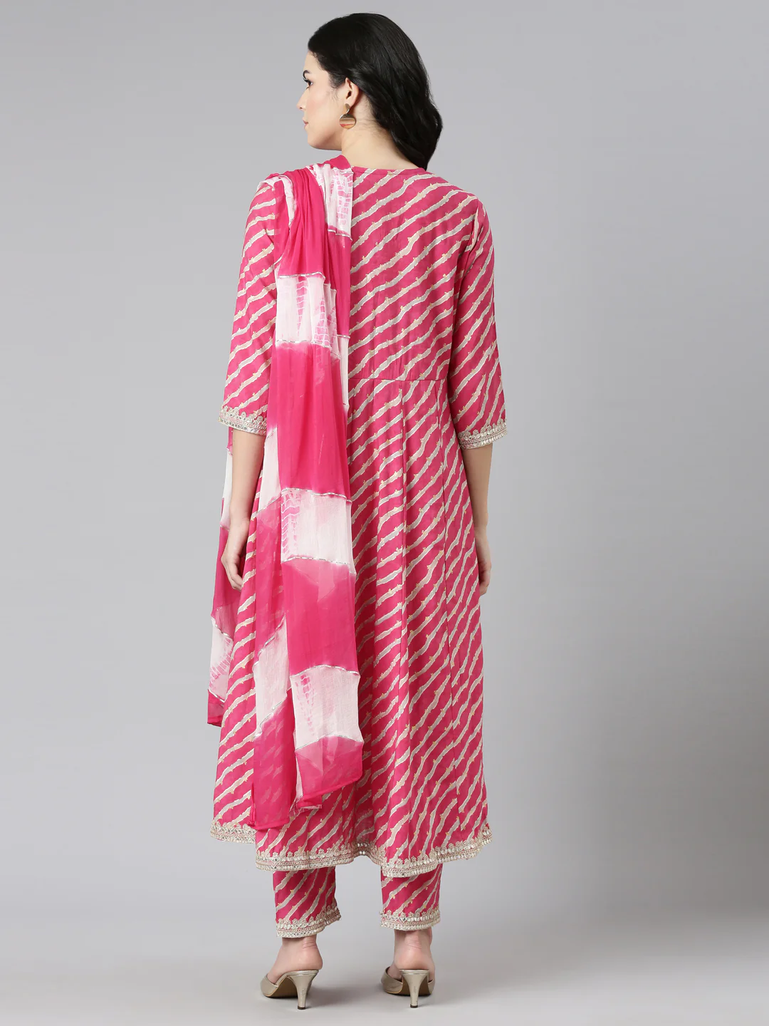 Neerus Pink Regular Straight Printed Kurta And Trousers With Dupatta - Image 3