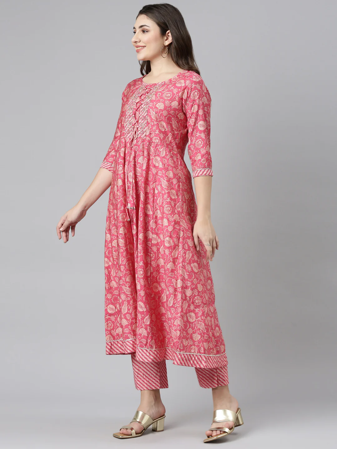 Neerus Pink Regular Straight Printed Kurta And Trousers With Dupatta - Image 2